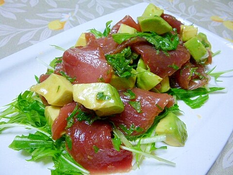 調味料は二つ、マグロとアボカドの最強サラダ☆